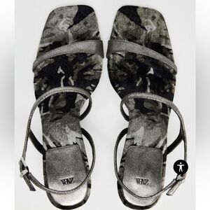 HIGH HEELED VELVET DRAWING SANDALS